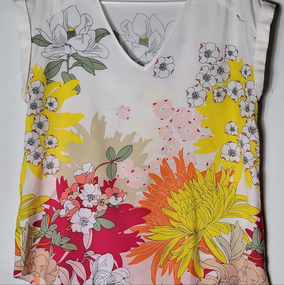 New York & Company Floral V-Neck Blouse, Size M
